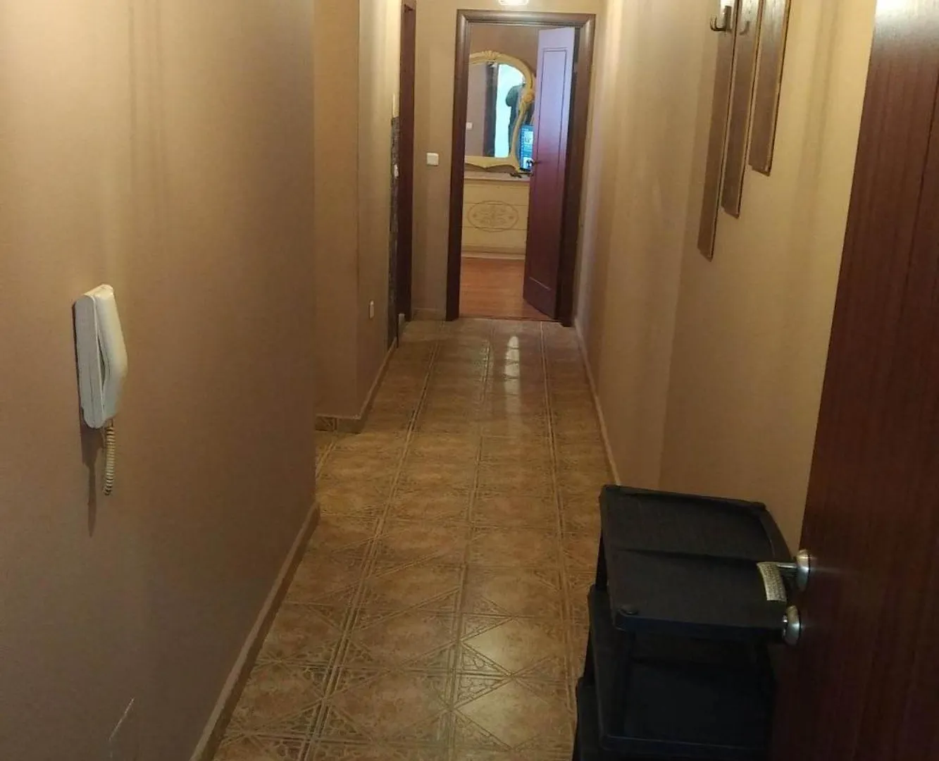 Apartment Alen Mak Warna